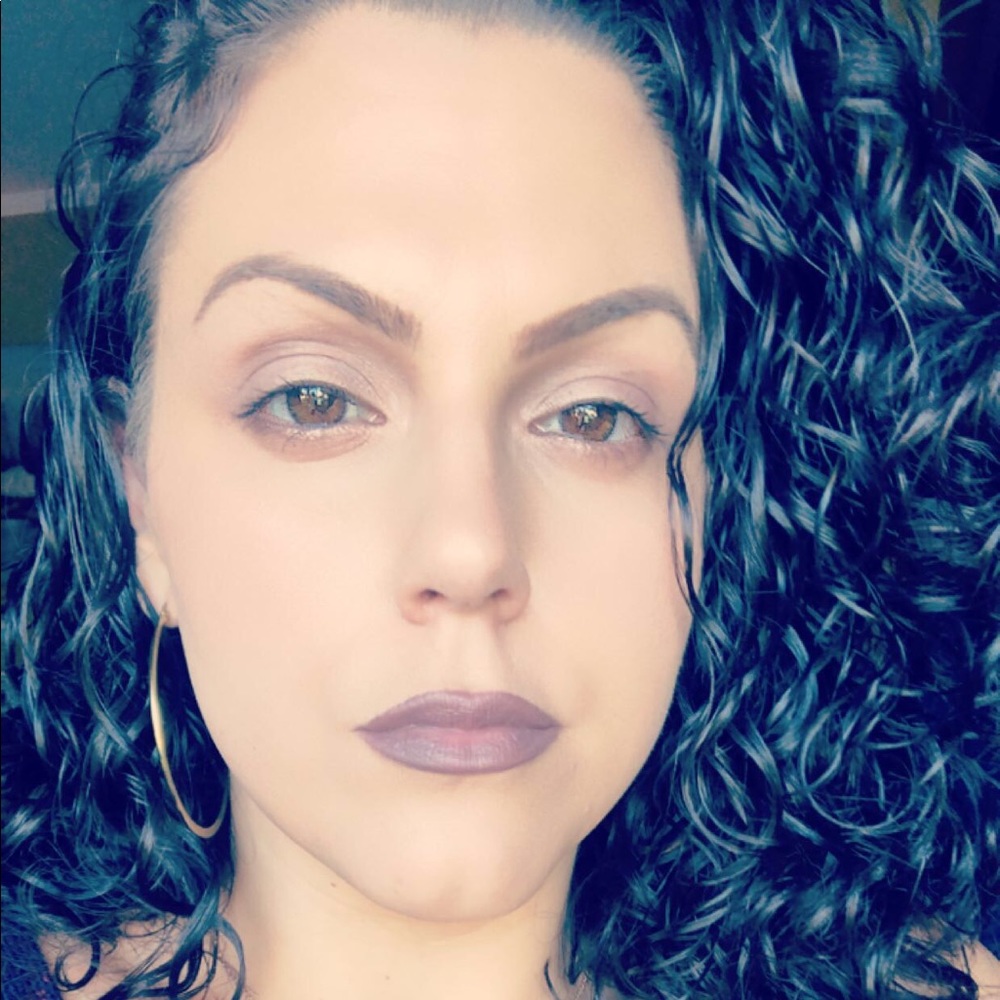 Meet your Posher, Dana